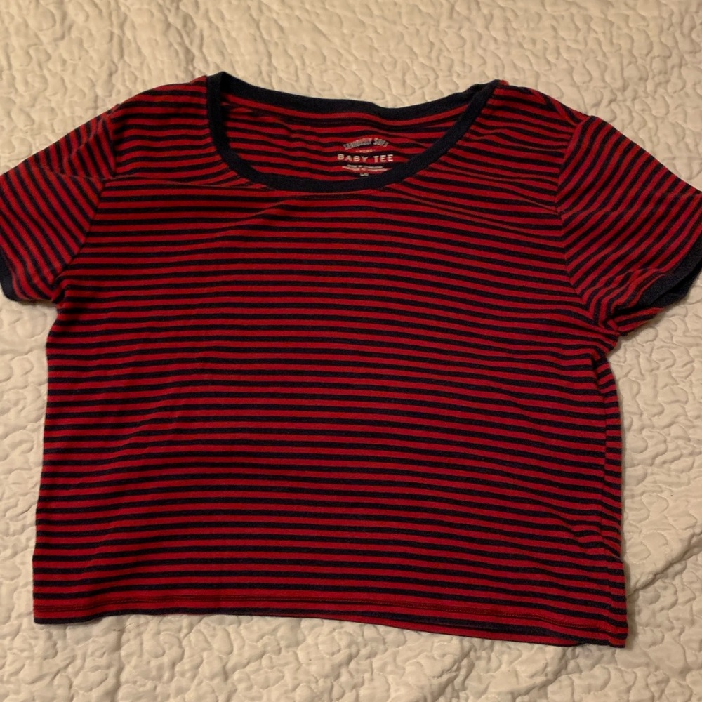 Aeropostale cropped tee